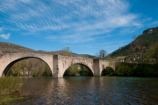 Quézac bridge during spring