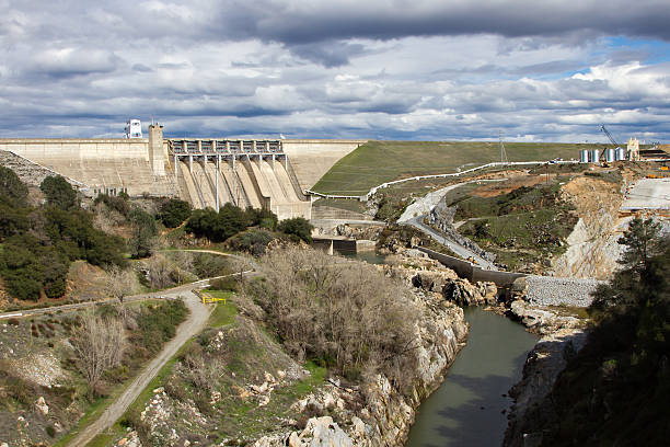 istock Massive Renovation Of Folsom Dam 546208798