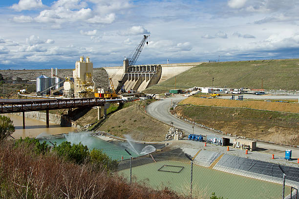 istock Massive Renovation Of Folsom Dam 546208908