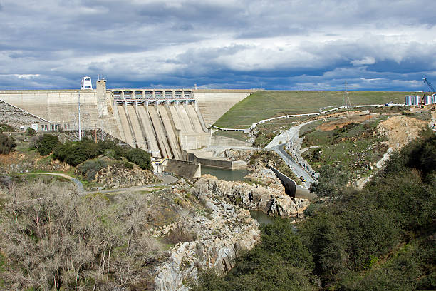 istock Massive Renovation Of Folsom Dam 546209014
