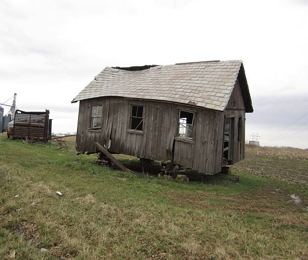 istock rundown barn on farm in Ohio 546432216