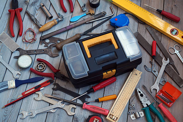 木製の床にツールボックス、上から見る。 - construction construction material work tool nail ストックフォトと画像