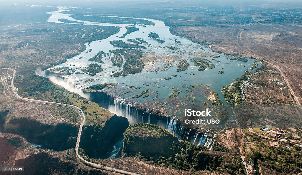 Victoria cae en helicóptero. - Foto de stock de Cataratas Mosi-Oa-Tunya libre de derechos