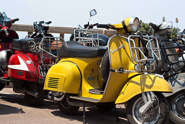 italian old vespa scooter - fotografia de stock