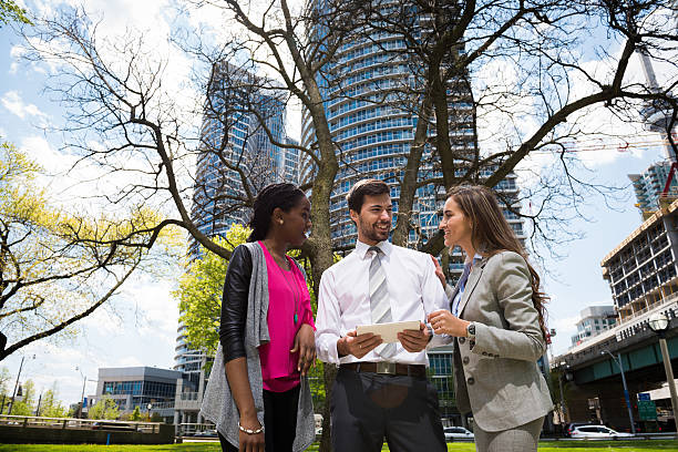 istock Outdoor buisess discussion 546789238