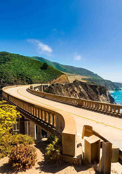 puente bixby creek en pacific coast highway #1, los ángeles - bixby bridge fotografías e imágenes de stock