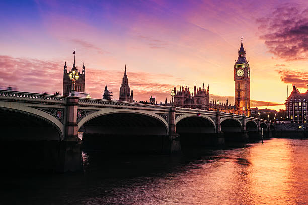 big ben et westminster bridge, londres angleterre royaume-uni - city of westminster photos et images de collection