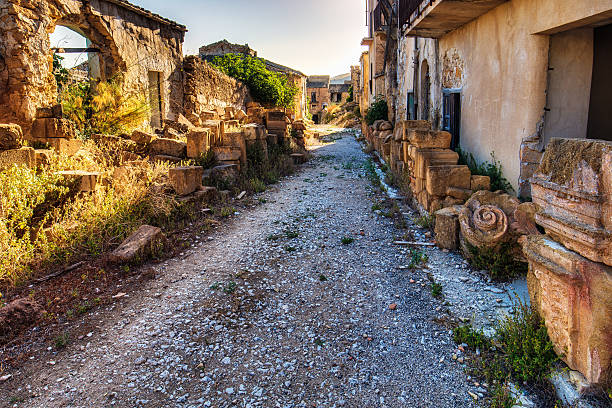 イタリアのシチリアゴーストタウン ポッジョレアーレ, ヨーロッパ - poggioreale ストックフォトと画像