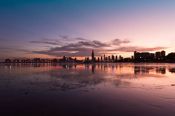 istock night scene of Shenzhen Bay park 547039368