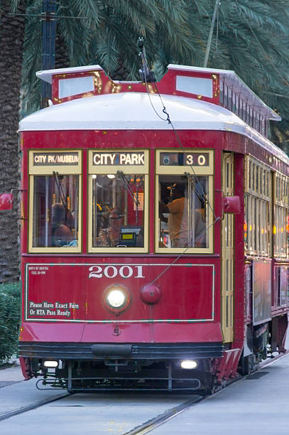 ニューオーリンズストリートカー - new orleans cable car louisiana street ストックフォトと画像