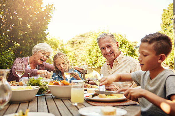 istock Leisurely lunch with the fam 547056334
