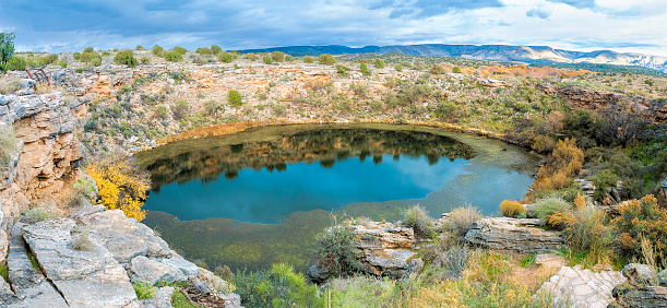 Montezuma Well is a natural sinkhole near the town of Rimrock, Arizona that has water even in the most severe drought.The Sinagua people, and possibly earlier cultures, used the water from the well to irrigate their crops.