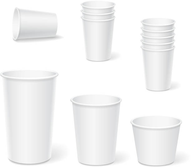 stockillustraties, clipart, cartoons en iconen met paper coffee cups on a white background. - wegwerpbeker