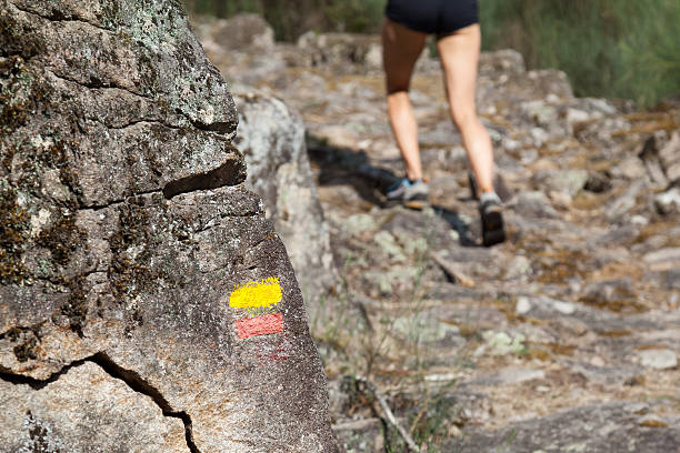 tourist signs trail mountains - running girl - running athlete staircase teenager imagens e fotografias de stock