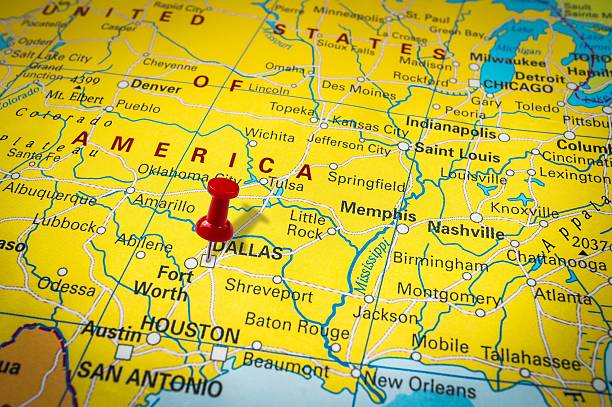 istock Red thumbtack in a map, pushpin pointing at Dallas 547403668