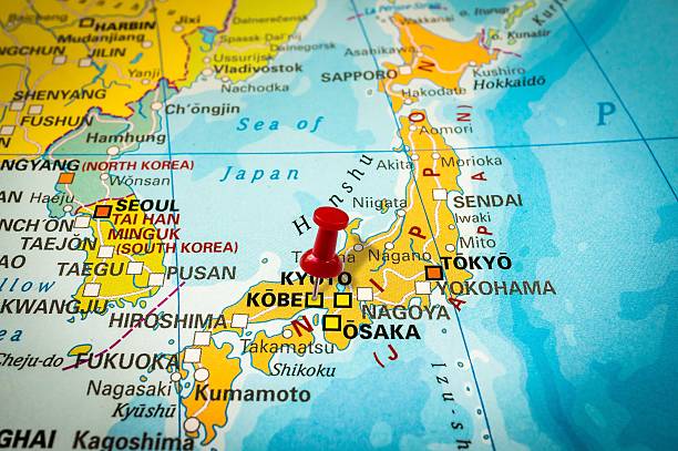 istock Red thumbtack in a map, pushpin pointing at Kobe 547405206
