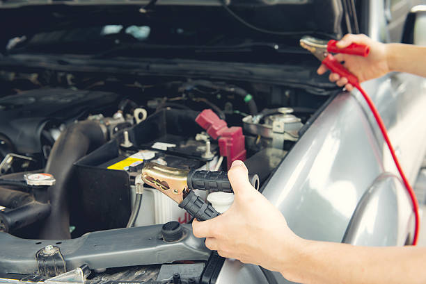 istock How to uses battery jumper cables 547421110