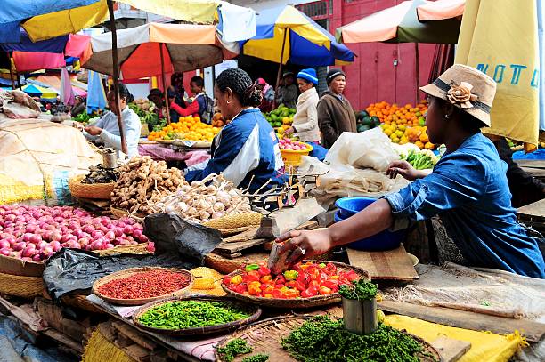 tropical market scene - madagaskar bildbanksfoton och bilder