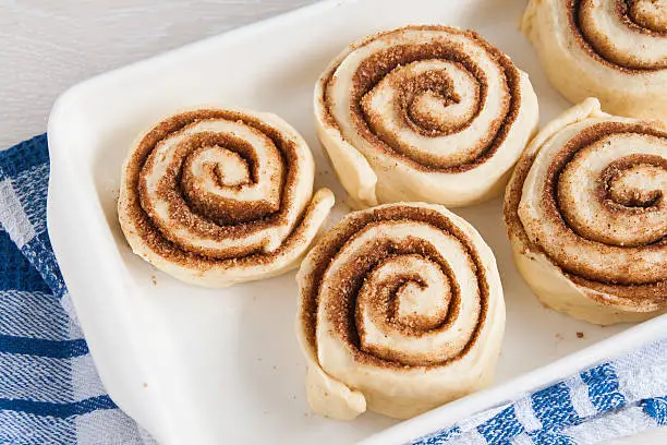 Photo of Cinnabon preform suitable before sending in the oven