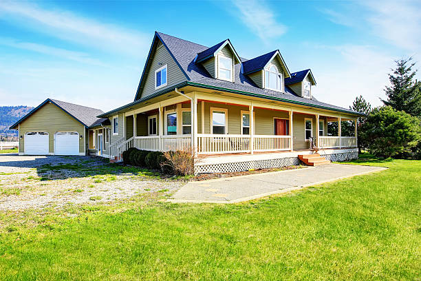 istock Old classic American house with porch 547510718