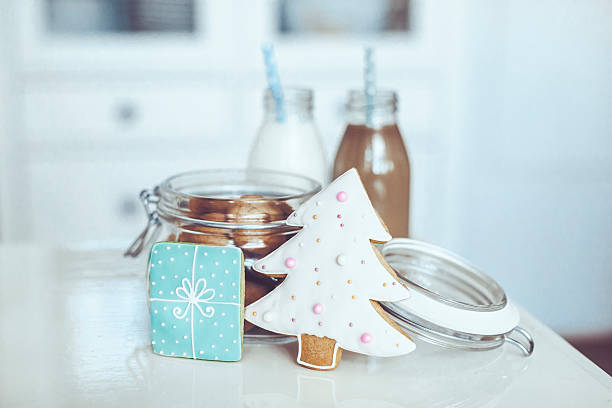 sweet momentos - milk milk bottle drinking straw cookie fotografías e imágenes de stock