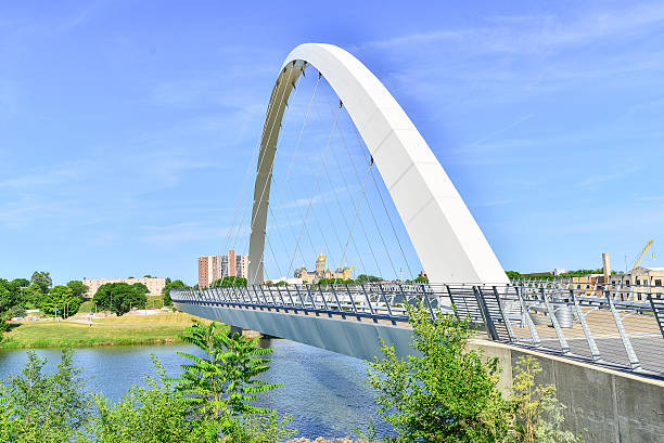 istock Modern Bridge and Capitol Building in Des Moines, Iowa 547533854
