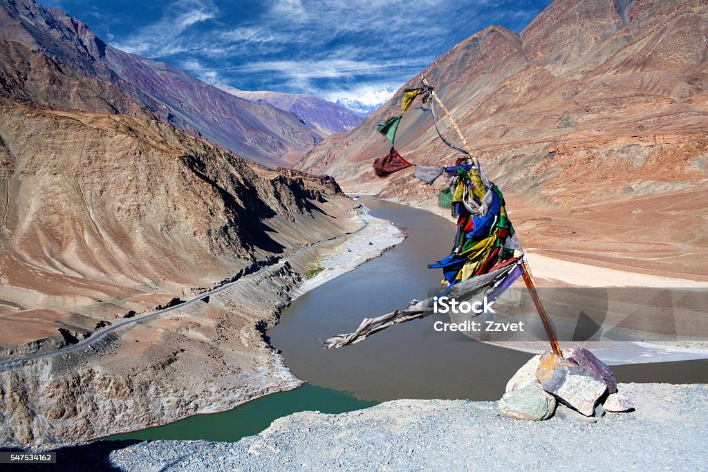 Confluence of Zanskar and Indus rivers in Ladakh, India Confluence of Zanskar and Indus rivers in Ladakh, Jammu and Kashmir state, India Zanskar Stock Photo