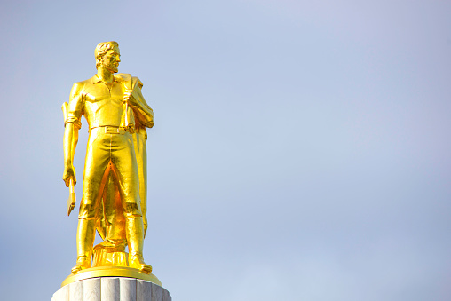 Gold Man atop of Oregon State Capital Building