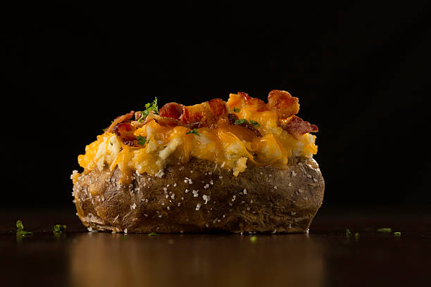 doble papas al horno - patata al horno fotografías e imágenes de stock