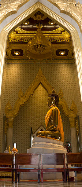 골드 부처님 프로필 - thailand panoramic exoticism buddha 뉴스 사진 이미지