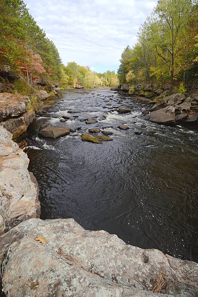 istock Autumn Colors Along the Kettle River 564604014