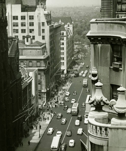 quinta avenida, nova iorque, (b & w), (vista de cima - 1940s style imagens e fotografias de stock