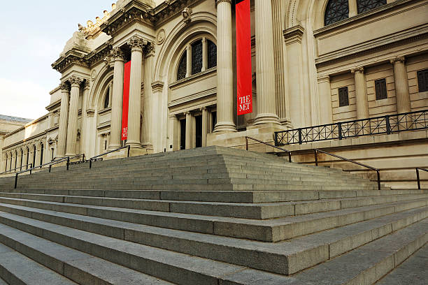 Forfatning klon oversættelse Entrance To The Met Stock Photo - Download Image Now - Metropolitan Museum  Of Art - New York City, Museum, New York City - iStock