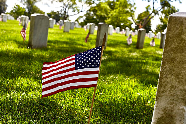 istock United States Flag on Gravesite 576580312