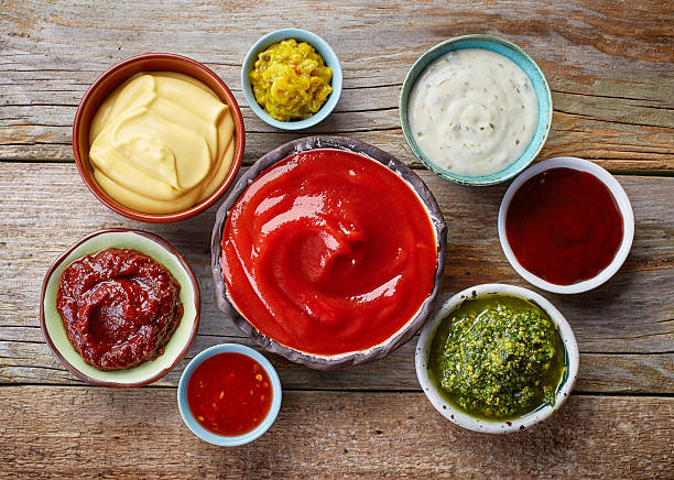 dip salsas diferentes - condimento fotografías e imágenes de stock
