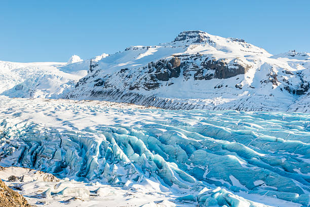 ホフン近くのスヴィナフェルショクル氷河。スカフタフェル冬のアイスランド - ice arctic crevasse glacier ストックフォトと画像