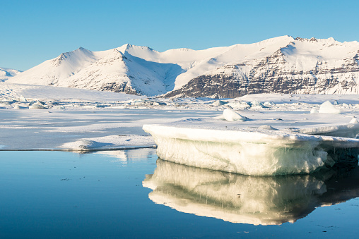 icebergs floating on the glacier lagoon from the Vatnajokull Glacier at Vatnajökull National Park; Jokulsarlon, Iceland