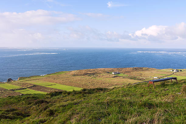 vista de la península de dingle - irlanda - republic of ireland famous place dingle peninsula slea head fotografías e imágenes de stock