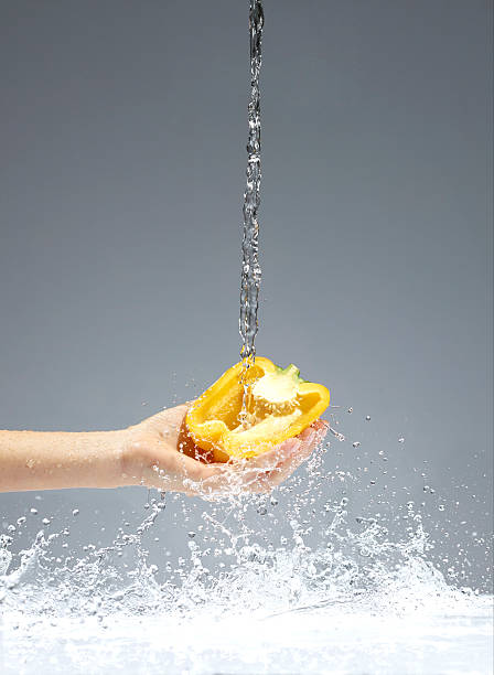 istock Washing half of paprica 576738554