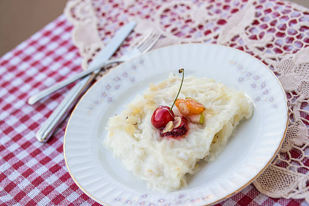 istock Gullac / Turkish Traditional Ramadan Dessert 576751558