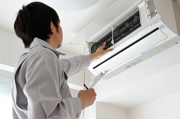 istock Maintenance of air conditioning 576920394