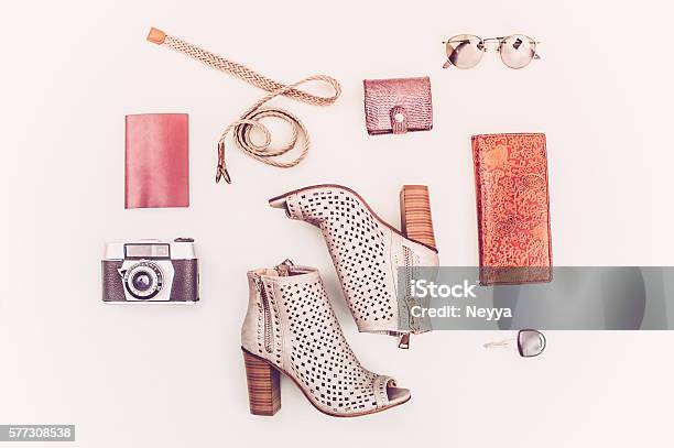 Sommer Weibliche Reisemode Stockfoto und mehr Bilder von Handtasche - Handtasche, Münzbeutel, Mode