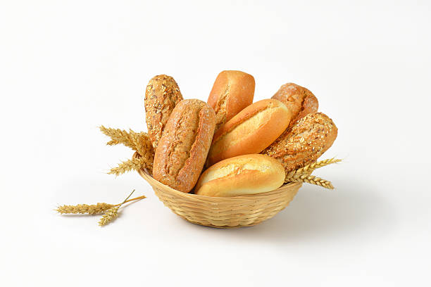 различные мелкие боли - bread bread basket basket whole wheat стоковые фото и изображения