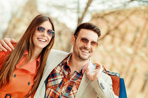 istock Couple in shopping 577629698