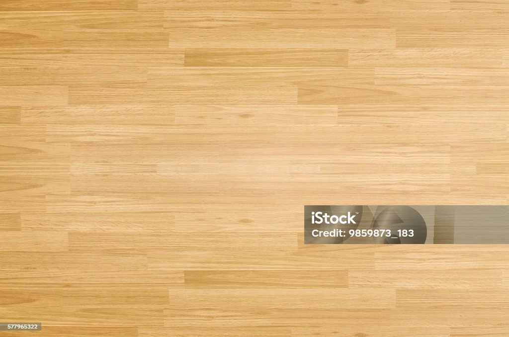 Cancha de básquetbol piso de madera de arce visto desde arriba - Foto de stock de Pelota de baloncesto libre de derechos