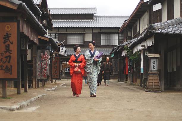 Japanese People Walking in Edo Period Japanese people in the Edo period walking geta sandal stock pictures, royalty-free photos & images