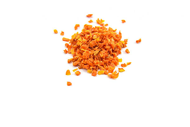 морковный сушеный чип макрос - carotene healthy eating macro close up стоковые фото и изображения