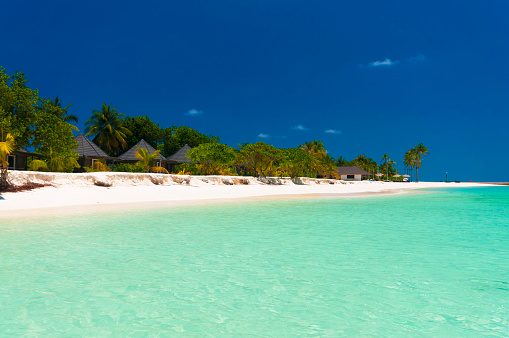 Bãi hải dương (beach): Hãy hưởng thụ sự thỏa cái, thư thả và tận thưởng một ngày hè hoàn toàn vẹn bên trên bãi tắm biển. quý khách hàng sẽ tiến hành tận thưởng quang cảnh ngoạn mục của biển và lắng tai giờ đồng hồ sóng vỗ, thỏa mức độ tắm nắng và nóng và tận thưởng số thủy hải sản tuyệt ngon. Translation: Experience the comfort, relaxation and enjoy a complete summer at the beach. You will enjoy the magnificent scenery of the ocean and listen đồ sộ the sound of waves, sunbathe and enjoy delicious seafood.