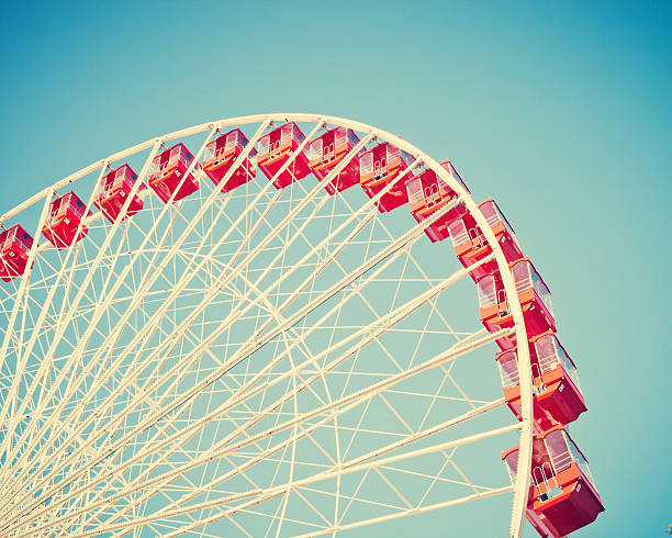 istock Vintage ferris wheel on blue sky 578276572