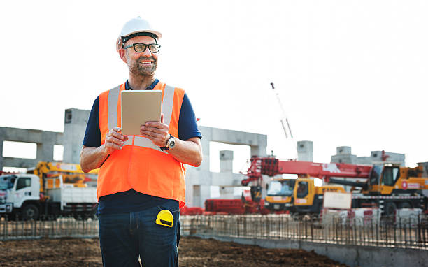 concetto di sviluppatore di appaltatore per la pianificazione dei lavoratori edili - inspector built structure engineer clipboard foto e immagini stock